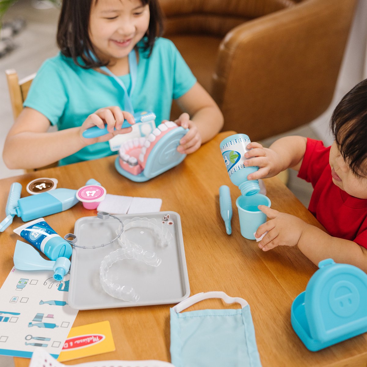 Melissa & Doug Super Smile Tandarts speelset met speelgoedgebit en tandartsinstrumenten (26-delig)